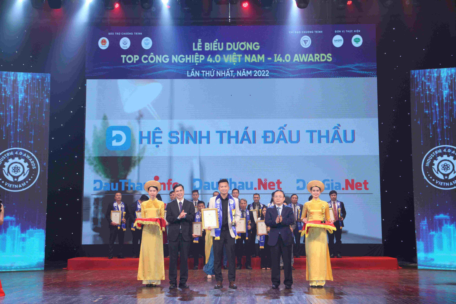 DauThau.Net được vinh danh TOP Công nghiệp 4.0 Việt Nam - I4.0 Awards 2022